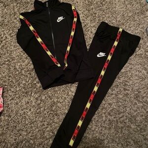Nike Sweat Suit Boy Size 6 Black